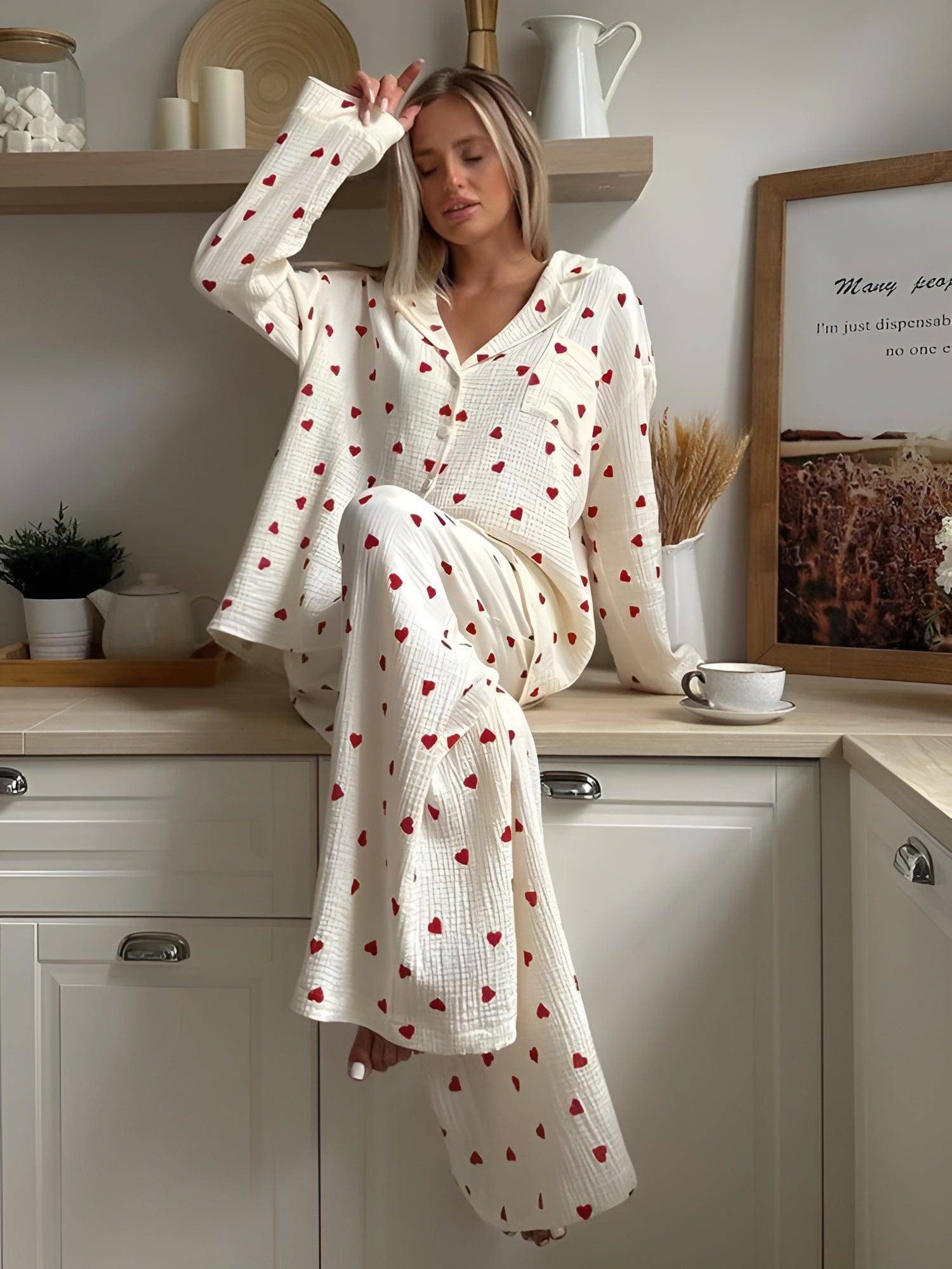 Lola - The Aesthetic Heart Pyjama Set - VAN MONTCLAIR NL